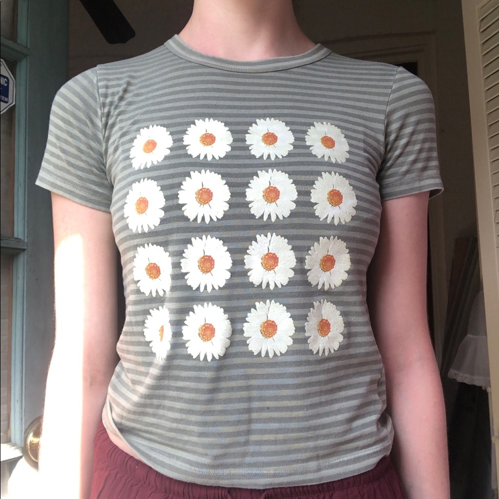 striped tee with sunflowers!